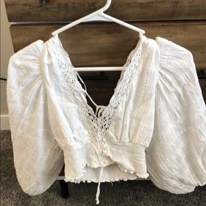 White balloon sleeve crop top